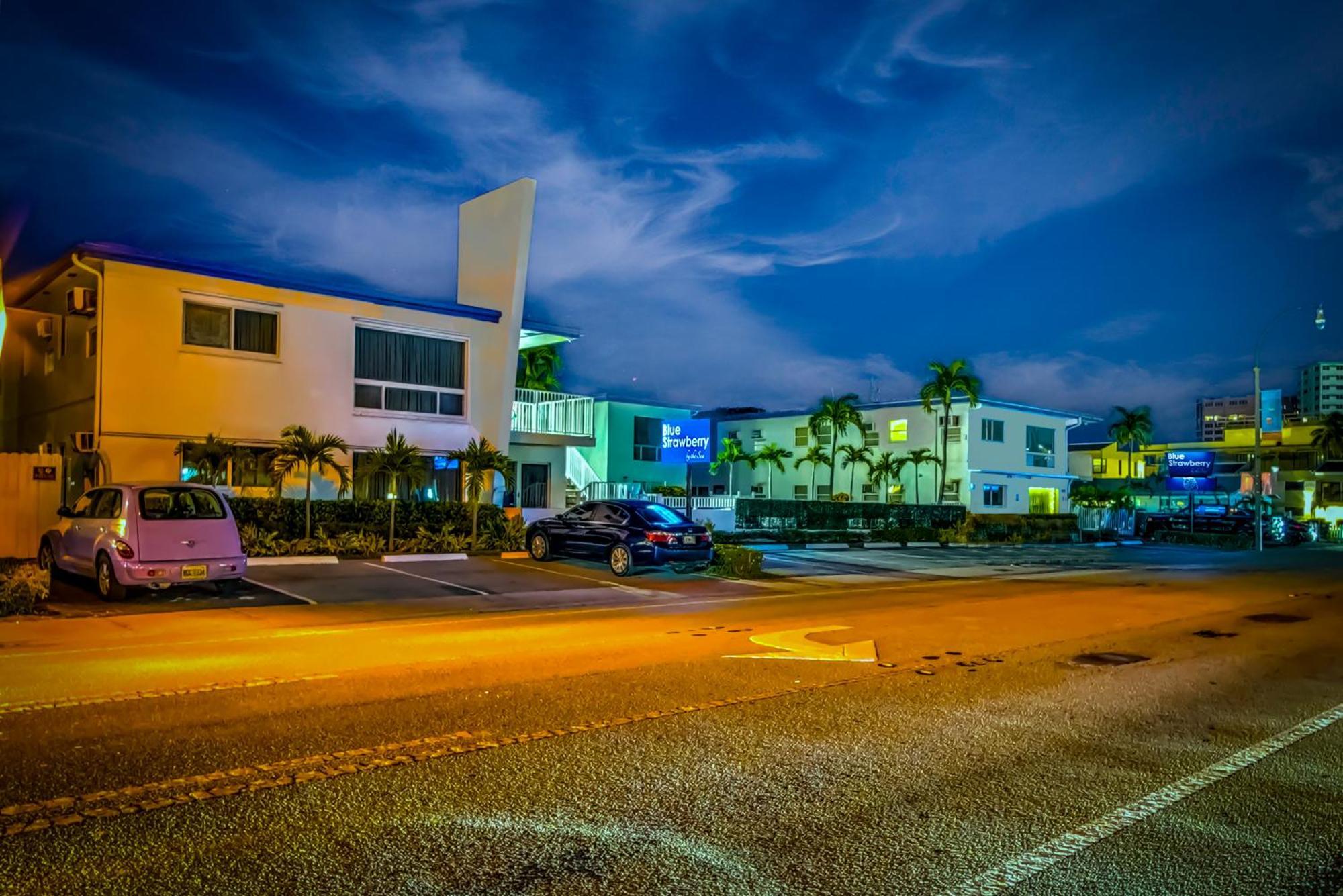 Blue Strawberry By The Sea Hotel Lauderdale-by-the-Sea Luaran gambar
